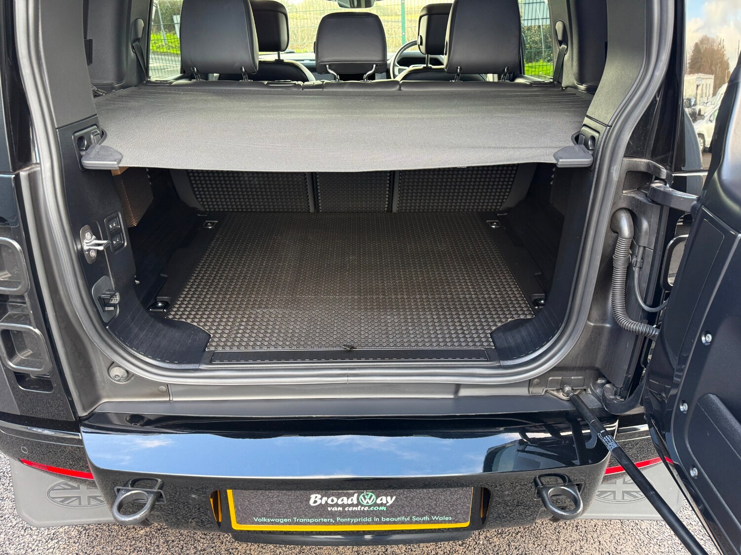 Used Land Rover Defender 2024 for sale - 77921763: Photo 19