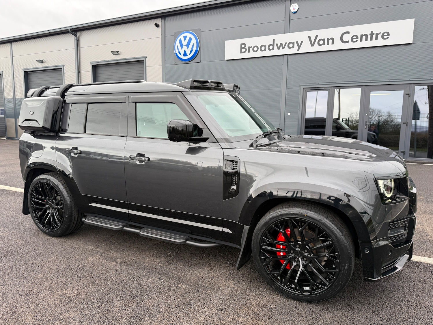 Used Land Rover Defender 2024 for sale - 77921763: Photo 2