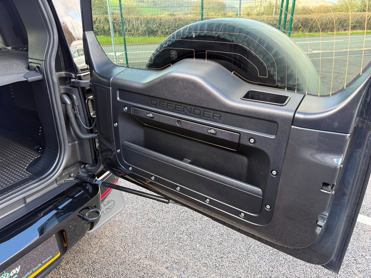 Used Land Rover Defender 2024 for sale - 77921763: Photo 24