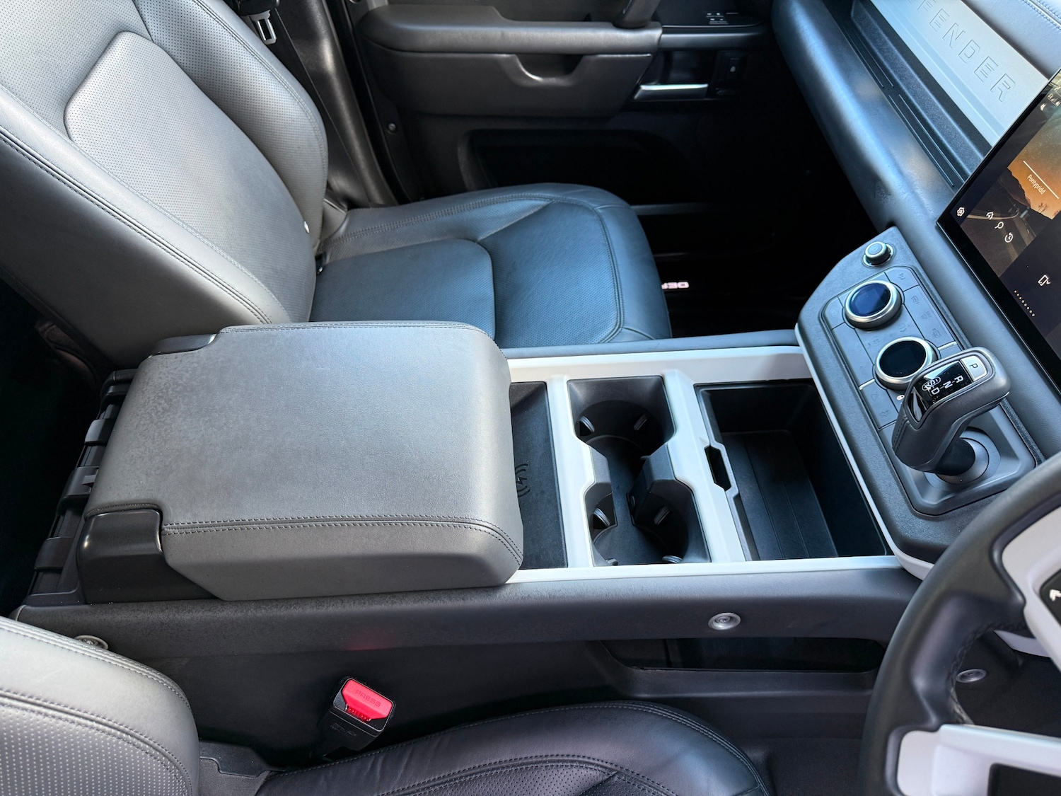 Used Land Rover Defender 2024 for sale - 77921763: Photo 4