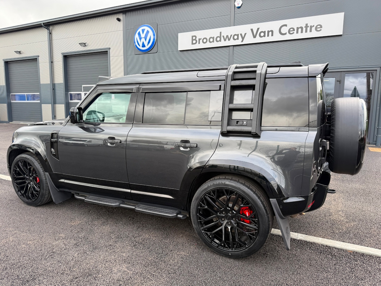 Used Land Rover Defender 2024 for sale - 77921763: Photo 8