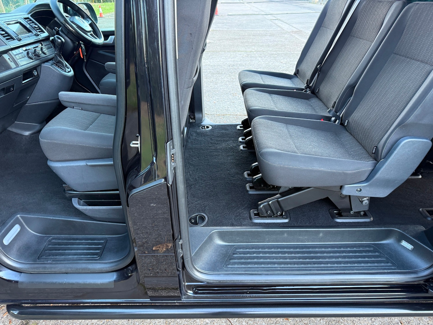 Used Volkswagen Transporter 2022 for sale - 76630460: Photo 5