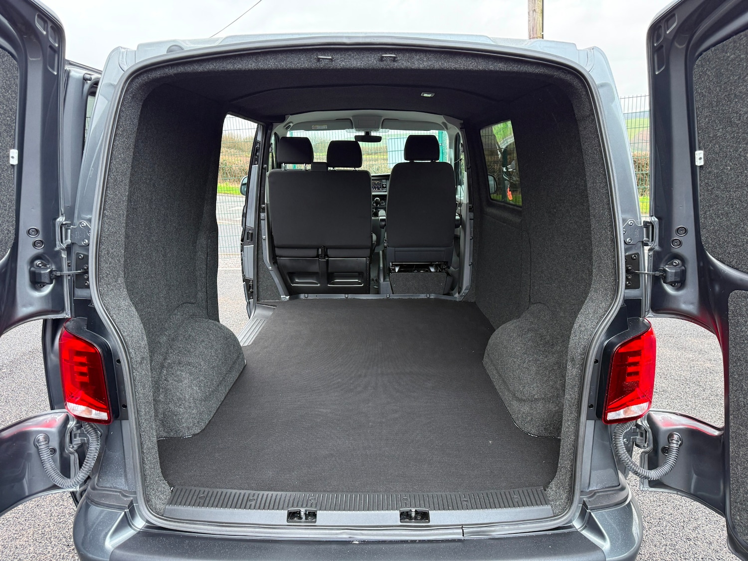 Used Volkswagen Transporter 2022 for sale - 77745123: Photo 10