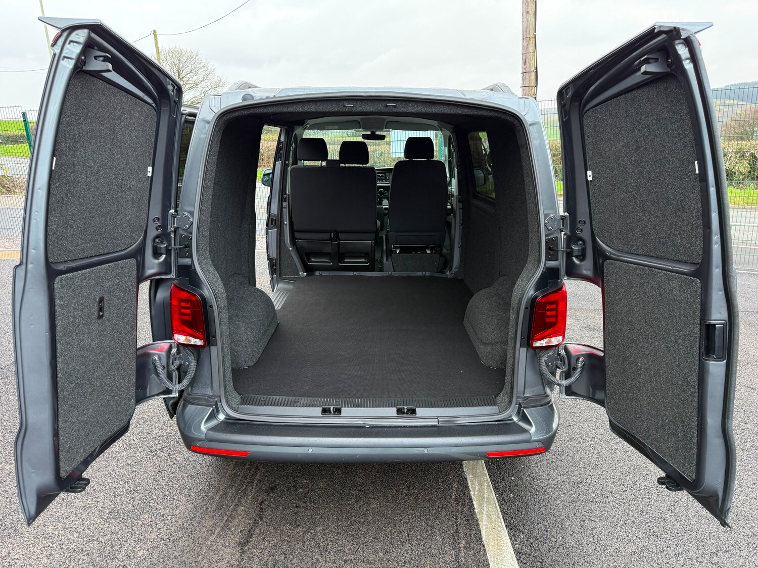 Used Volkswagen Transporter 2022 for sale - 77745123: Photo 12