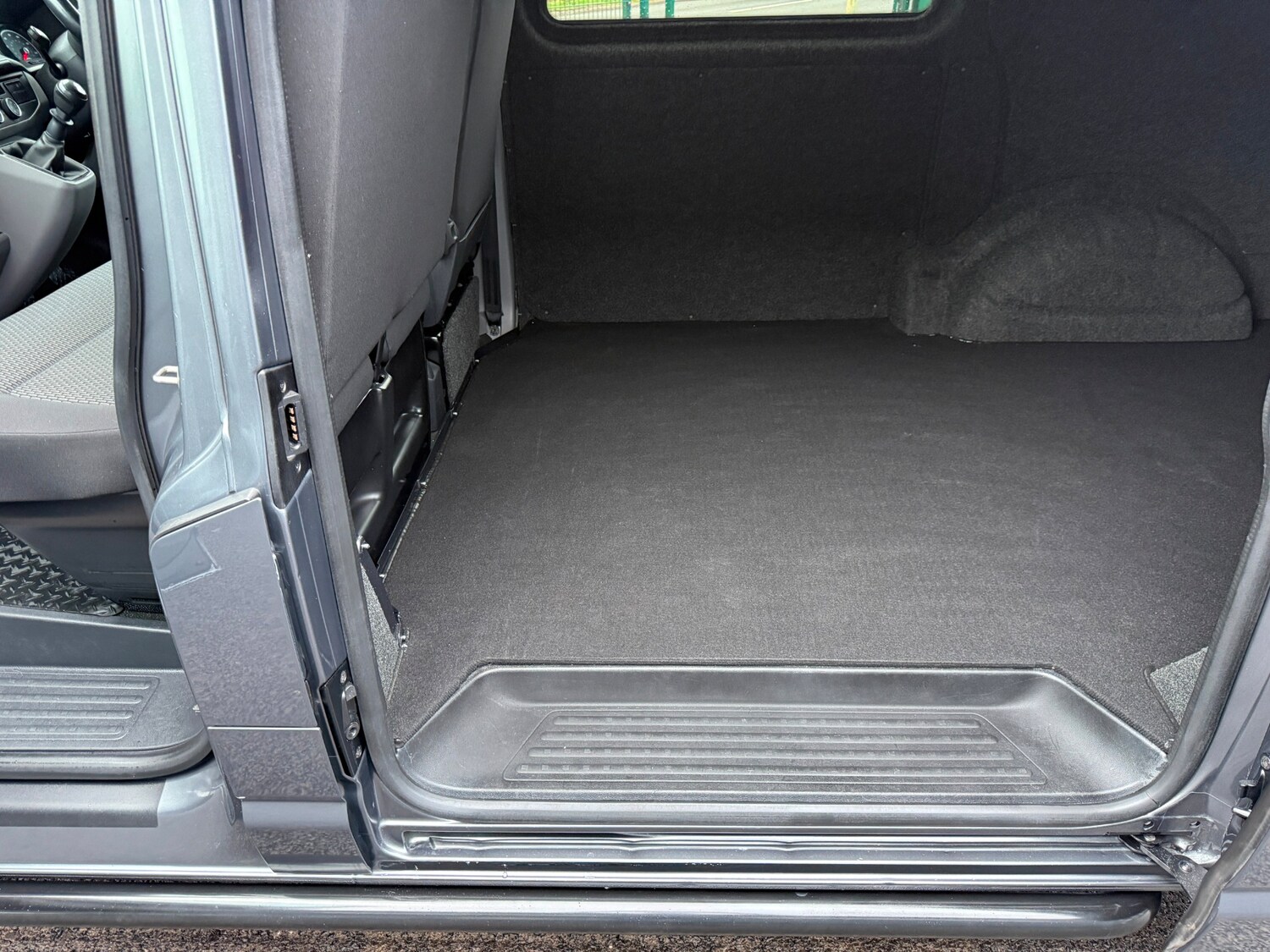 Used Volkswagen Transporter 2022 for sale - 77745123: Photo 4