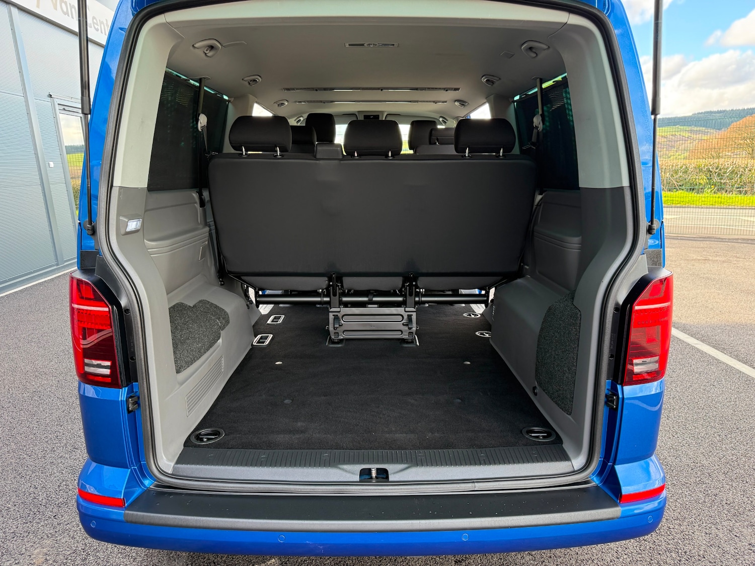 Used Volkswagen Transporter Shuttle 2020 for sale - 78202552: Photo 9