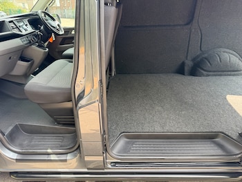 Used Volkswagen Transporter 2022 for sale - 75582958: Photo