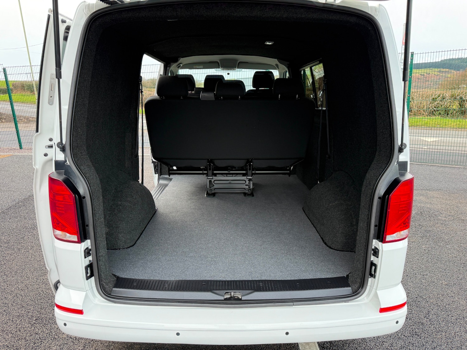 Used Volkswagen Transporter 2021 for sale - 77595827: Photo 3