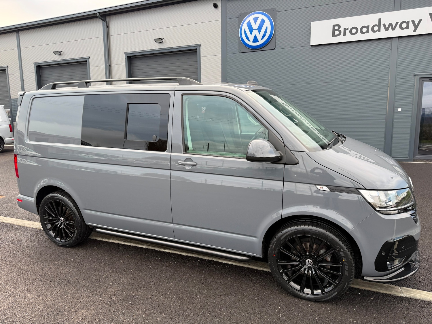 Used Volkswagen Transporter 2023 for sale - 78079370: Photo 2