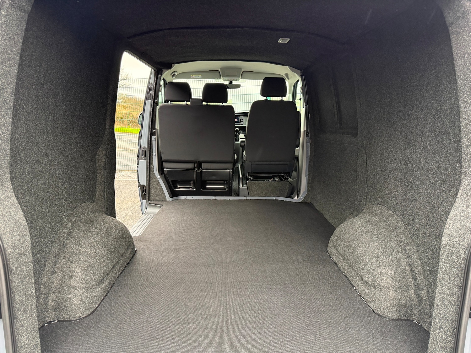 Used Volkswagen Transporter for sale - 77669432: Photo 3