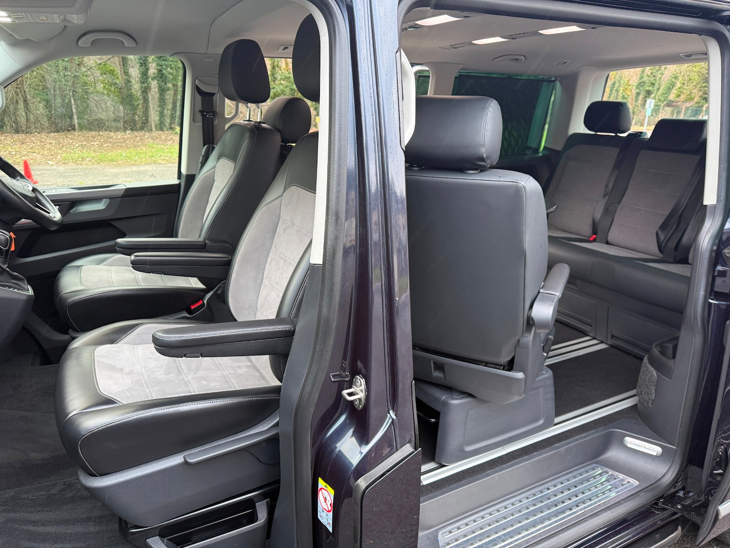 Used Volkswagen Caravelle 2020 for sale - 76982822: Photo 23