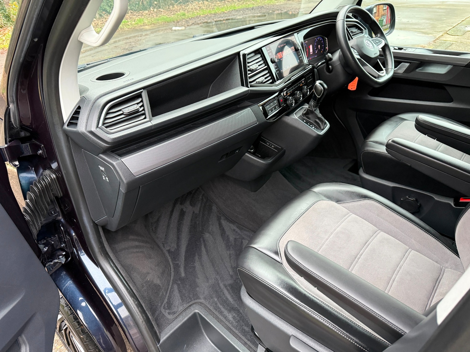 Used Volkswagen Caravelle 2020 for sale - 76982822: Photo 24