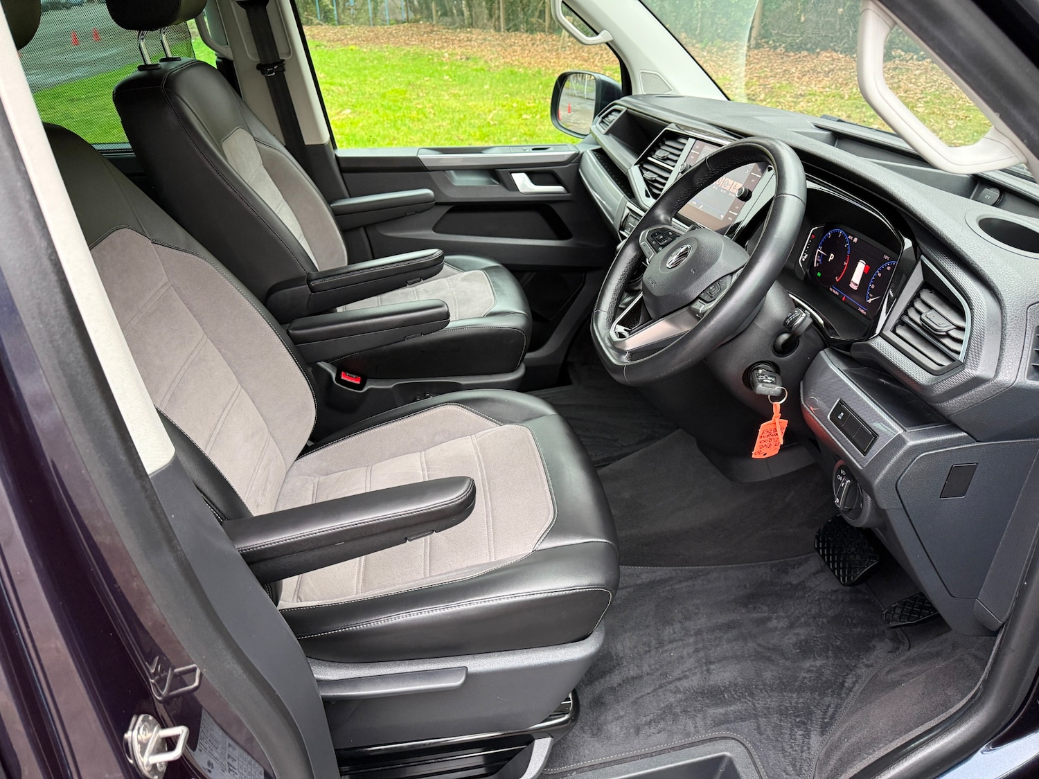 Used Volkswagen Caravelle 2020 for sale - 76982822: Photo 25