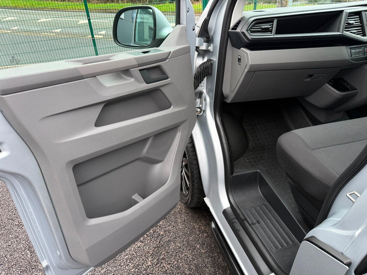 Used Volkswagen Transporter for sale - 77530554: Photo 14