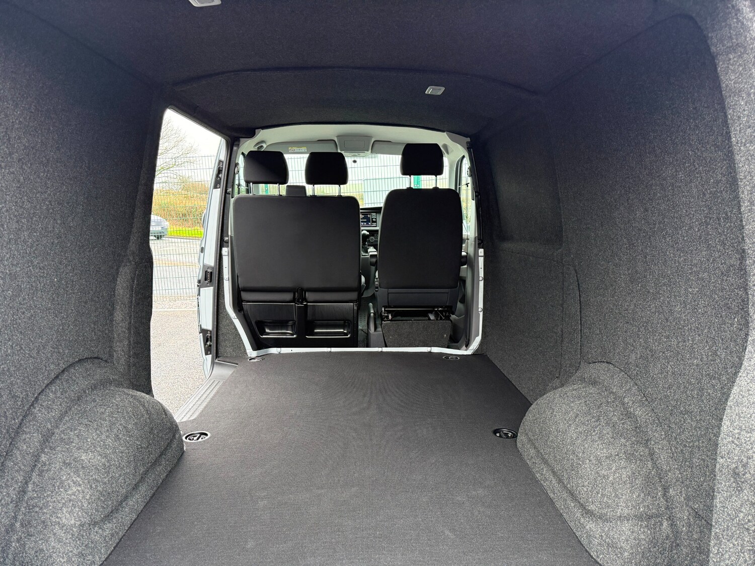 Used Volkswagen Transporter for sale - 77530554: Photo 4