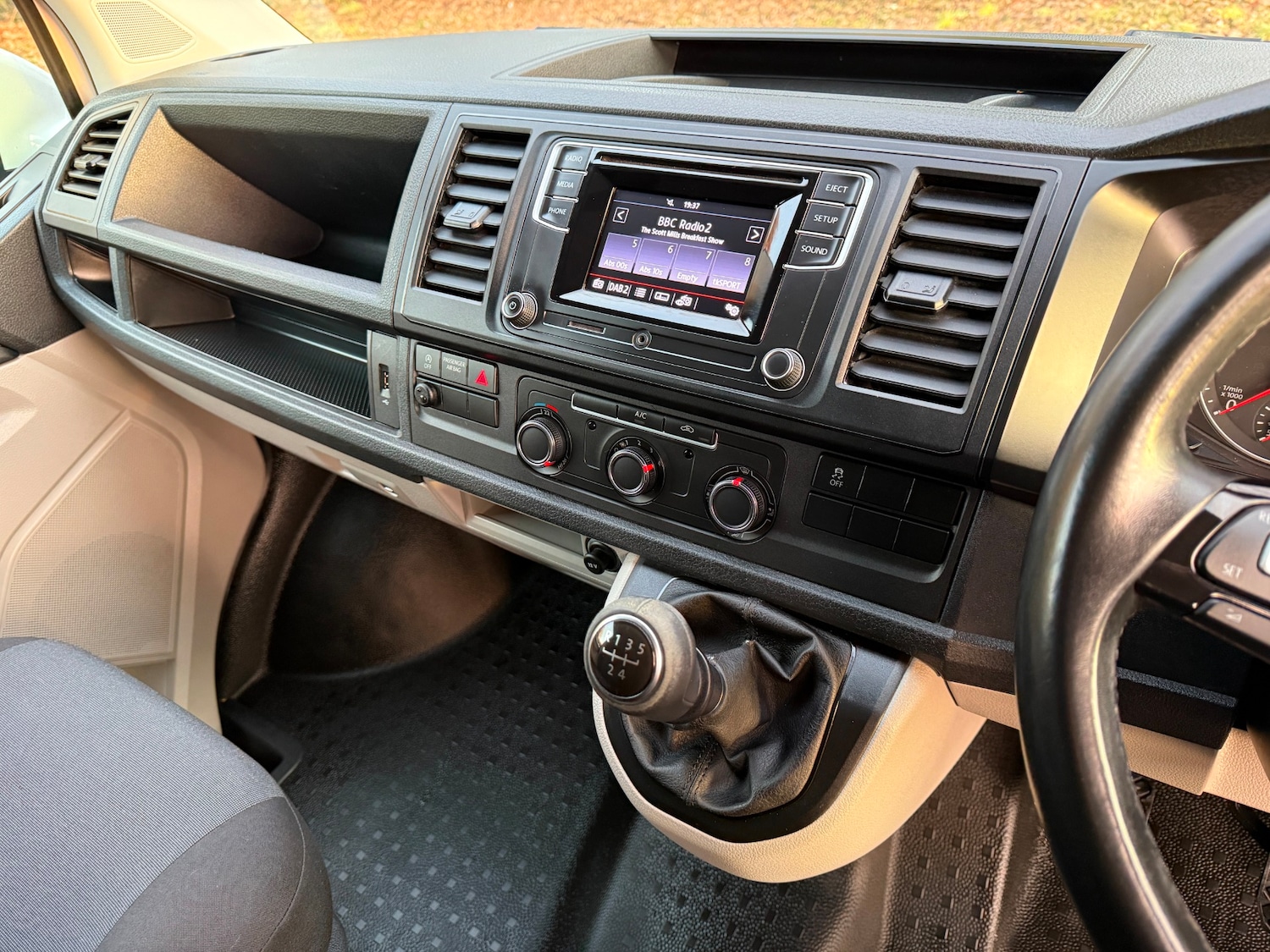 Used Volkswagen Transporter 2019 for sale - 77196623: Photo 18