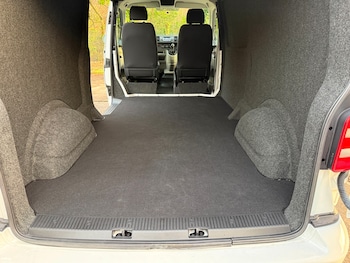 Used Volkswagen Transporter 2019 for sale - 77196623: Photo