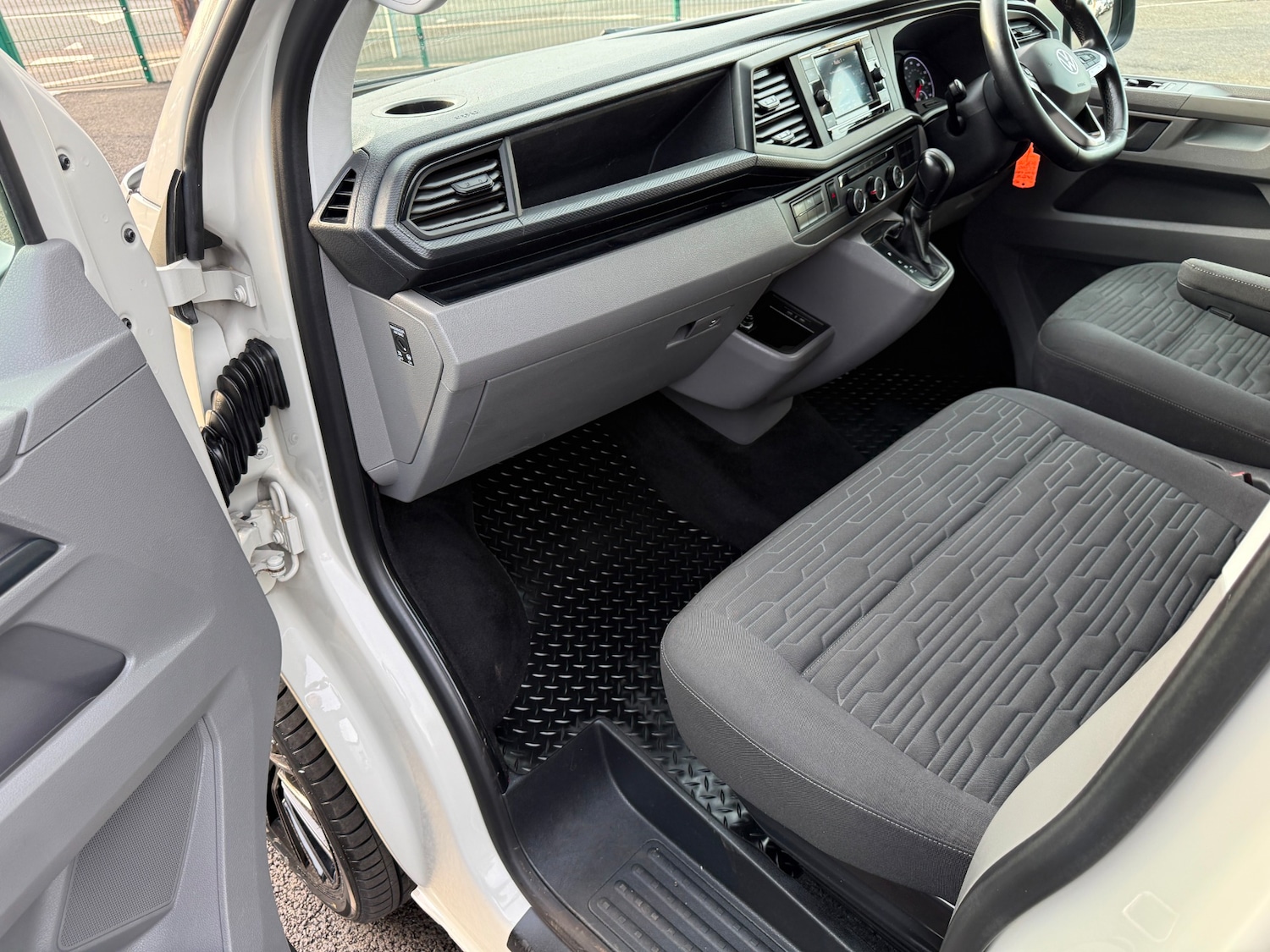 Used Volkswagen Transporter Shuttle 2020 for sale - 77969069: Photo 15