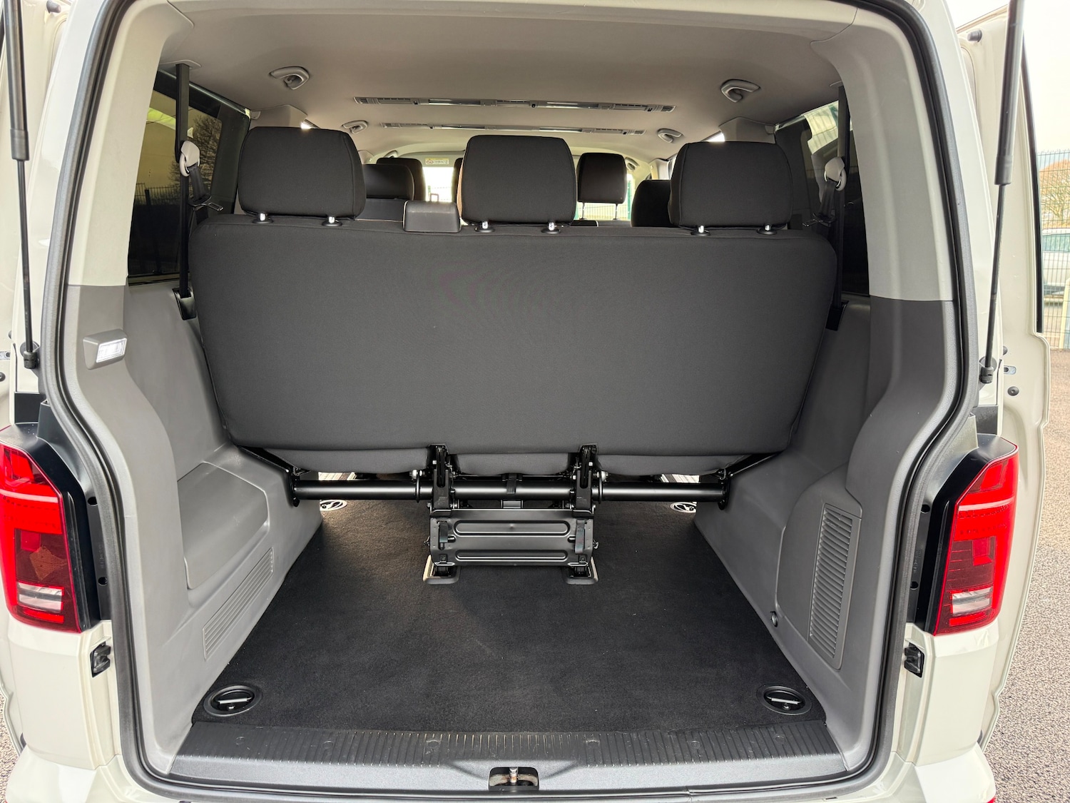 Used Volkswagen Transporter Shuttle 2020 for sale - 77969069: Photo 3