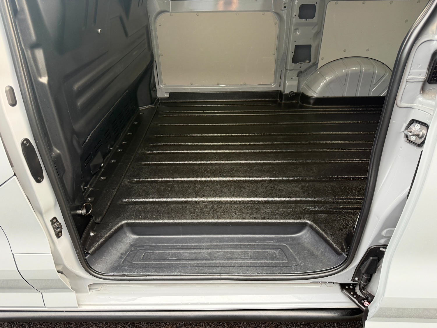 Used Ford Transit Custom 2024 for sale - 78032103: Photo 3