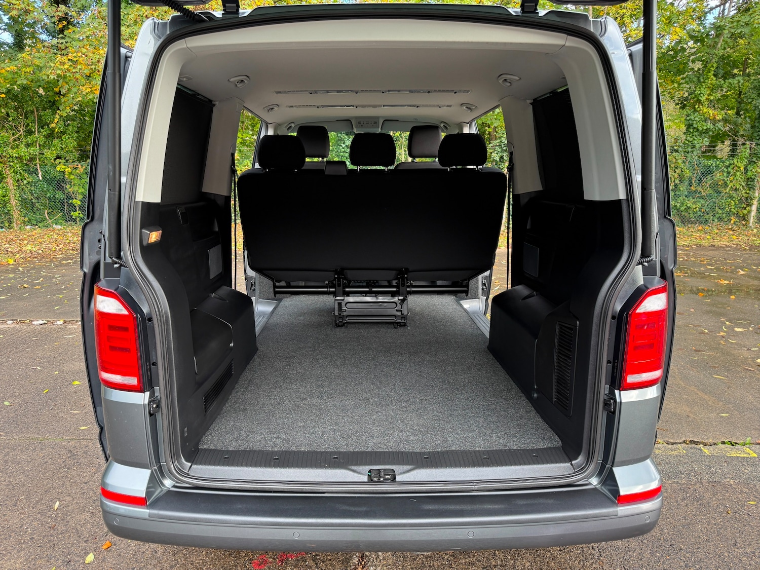 Used Volkswagen Transporter Shuttle 2019 for sale - 76365000: Photo 10