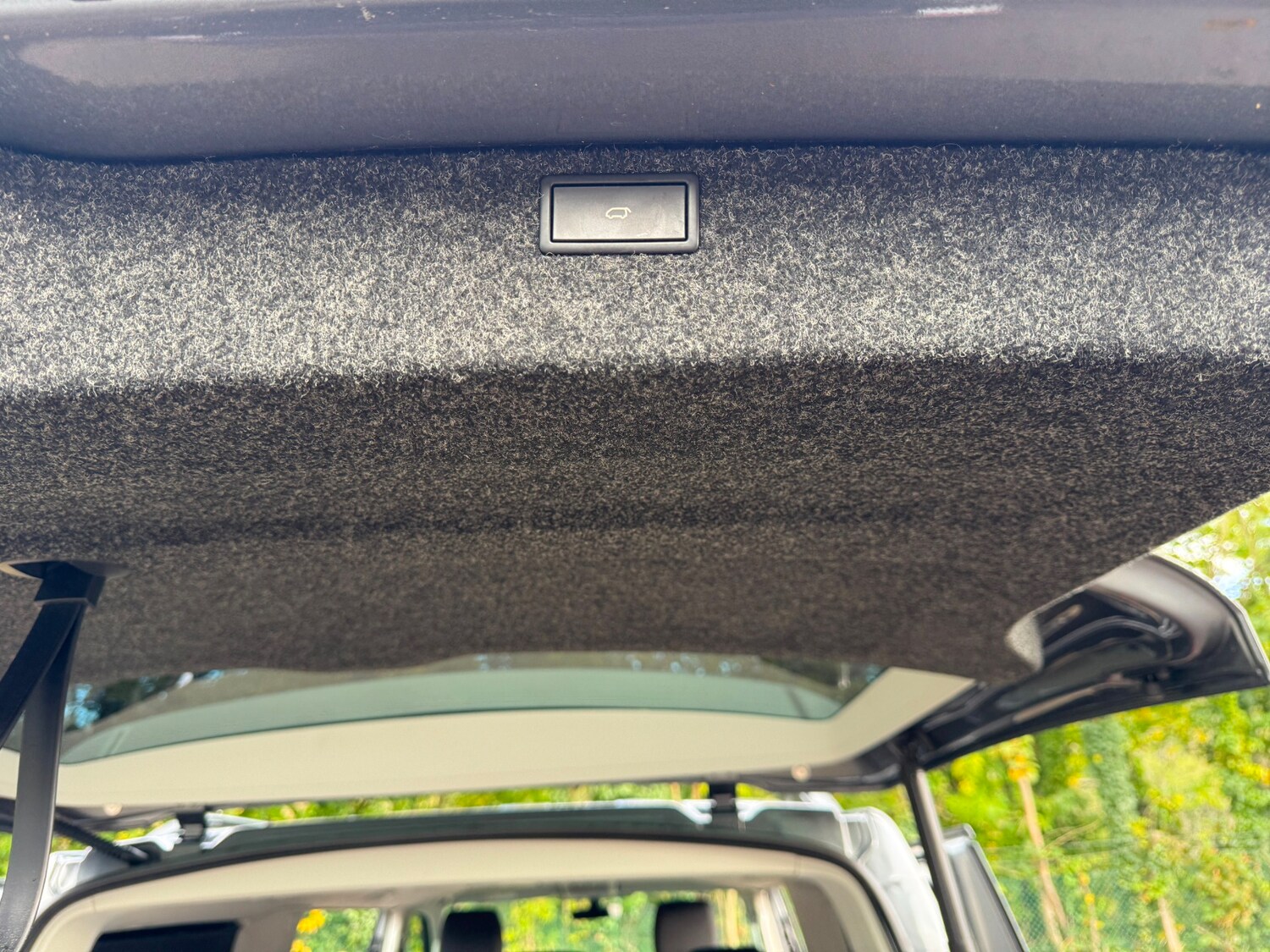 Used Volkswagen Transporter Shuttle 2019 for sale - 76365000: Photo 11