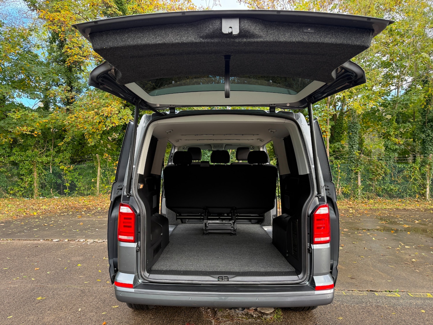 Used Volkswagen Transporter Shuttle 2019 for sale - 76365000: Photo 13