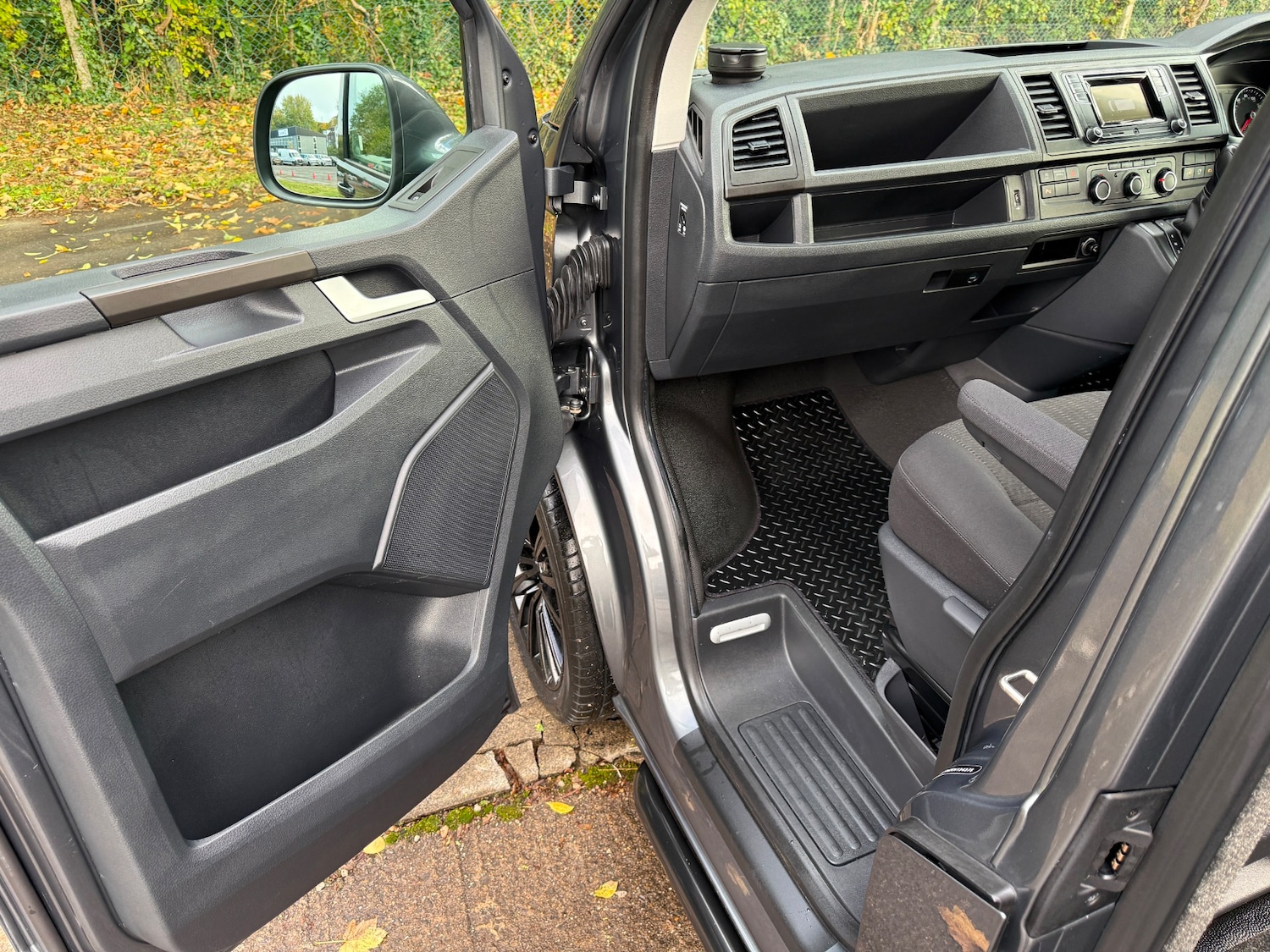 Used Volkswagen Transporter Shuttle 2019 for sale - 76365000: Photo 16