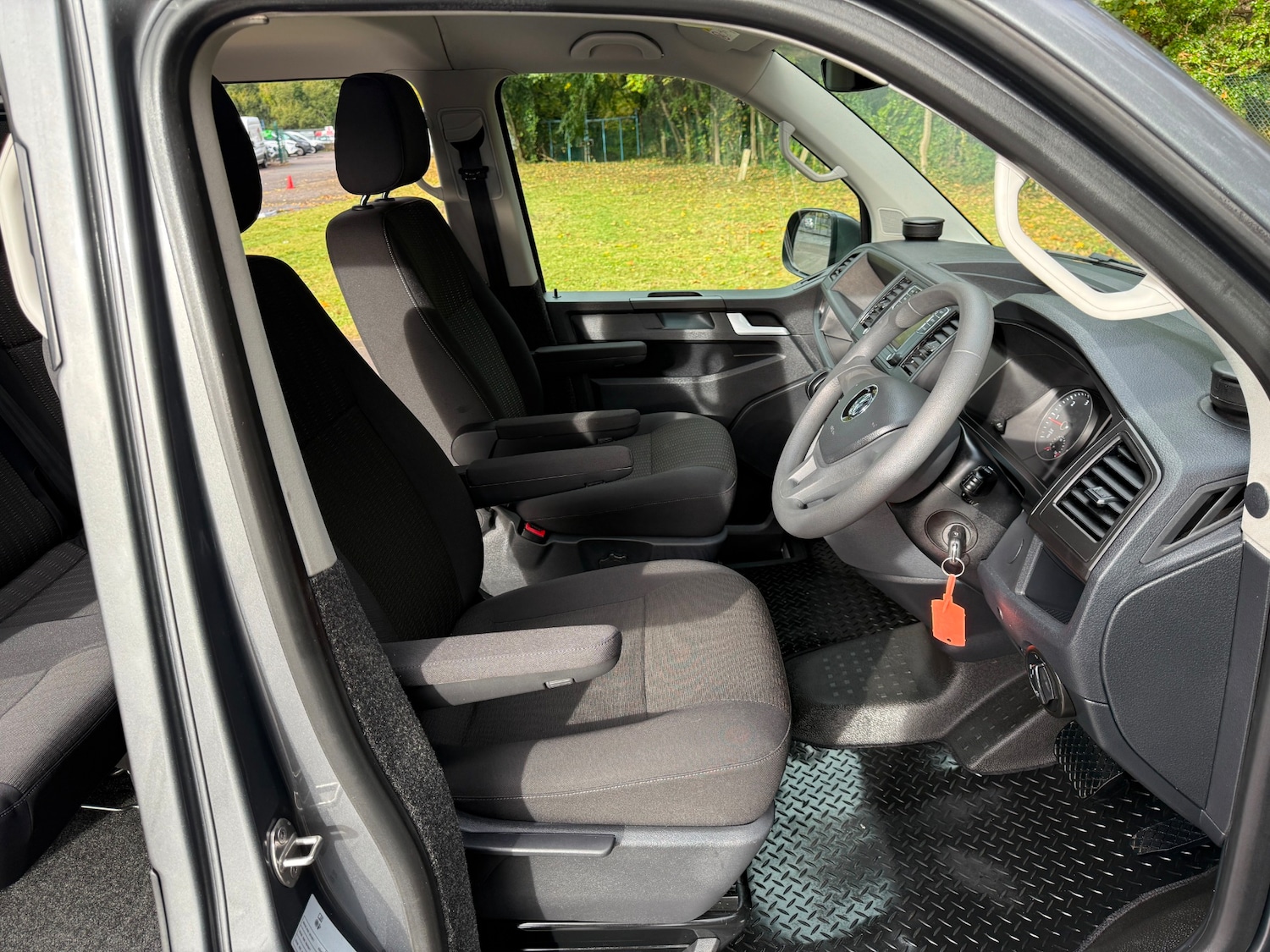 Used Volkswagen Transporter Shuttle 2019 for sale - 76365000: Photo 21