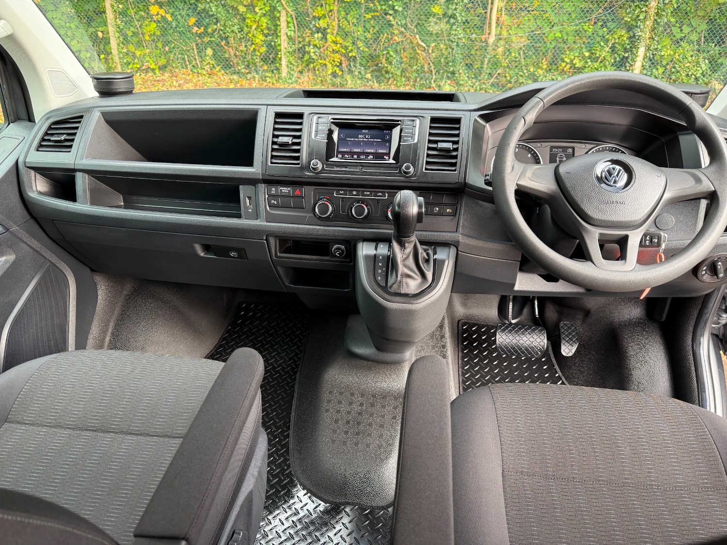 Used Volkswagen Transporter Shuttle 2019 for sale - 76365000: Photo 23