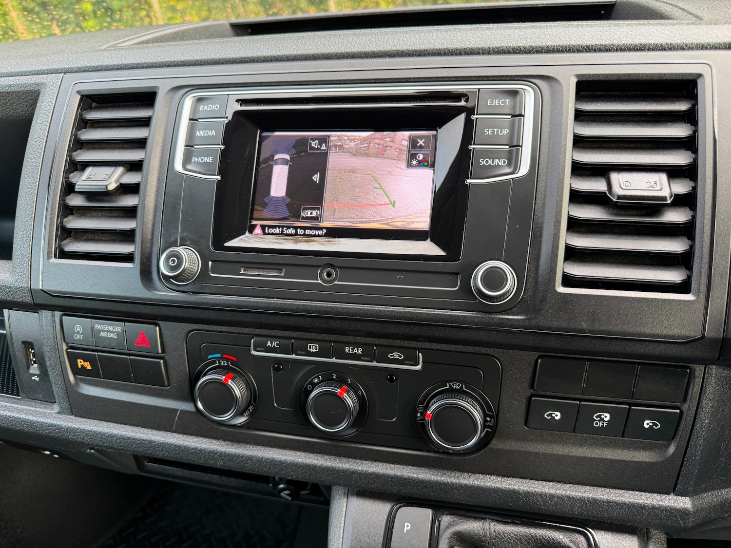 Used Volkswagen Transporter Shuttle 2019 for sale - 76365000: Photo 24