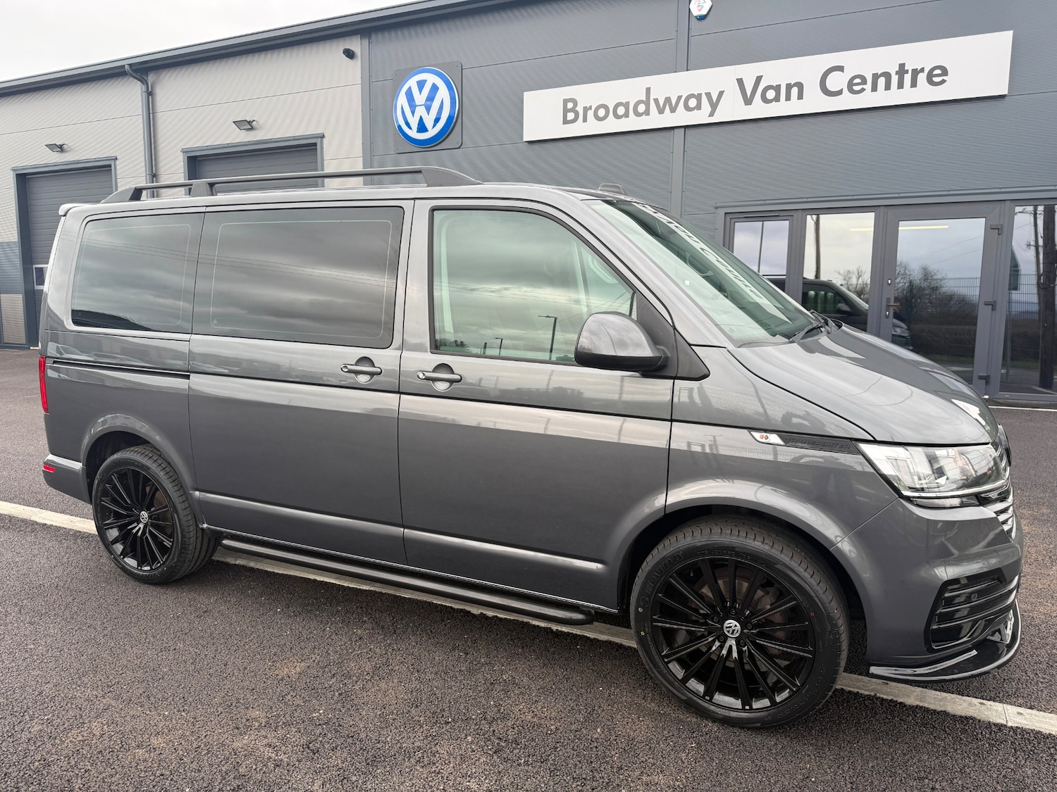 Used Volkswagen Transporter Shuttle 2020 for sale - 77721810: Photo 2