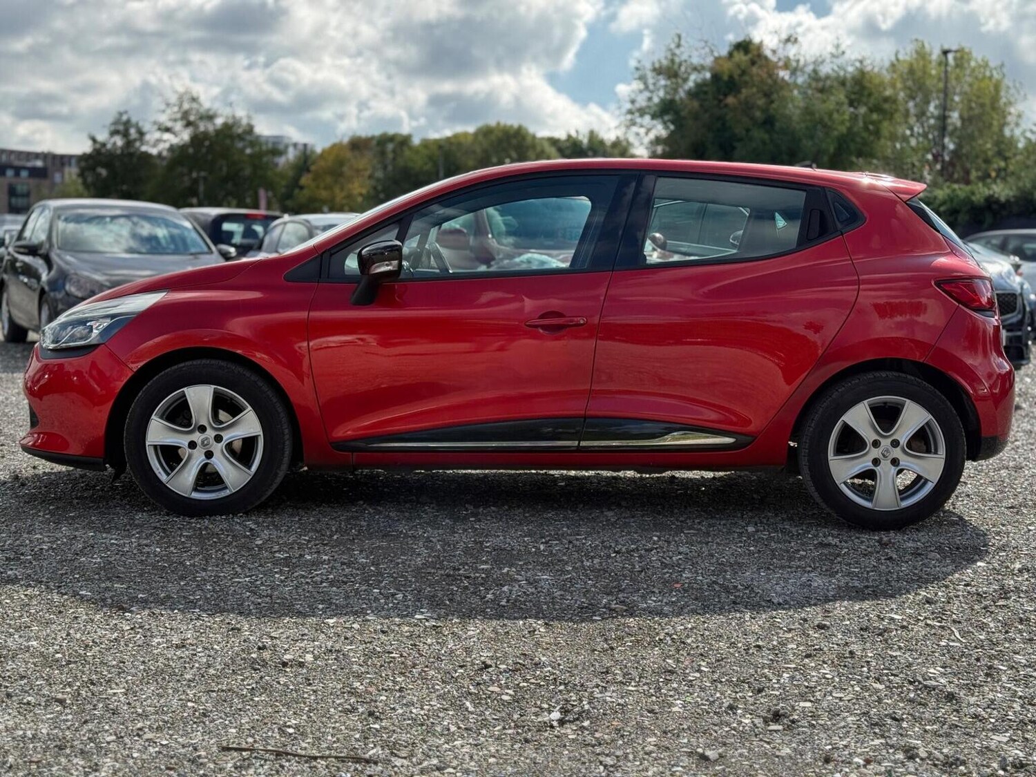 Used Renault Clio 2014 for sale - 76198526: Photo 6