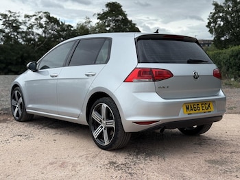 Used Volkswagen Golf 2016 for sale - 76198513: Photo