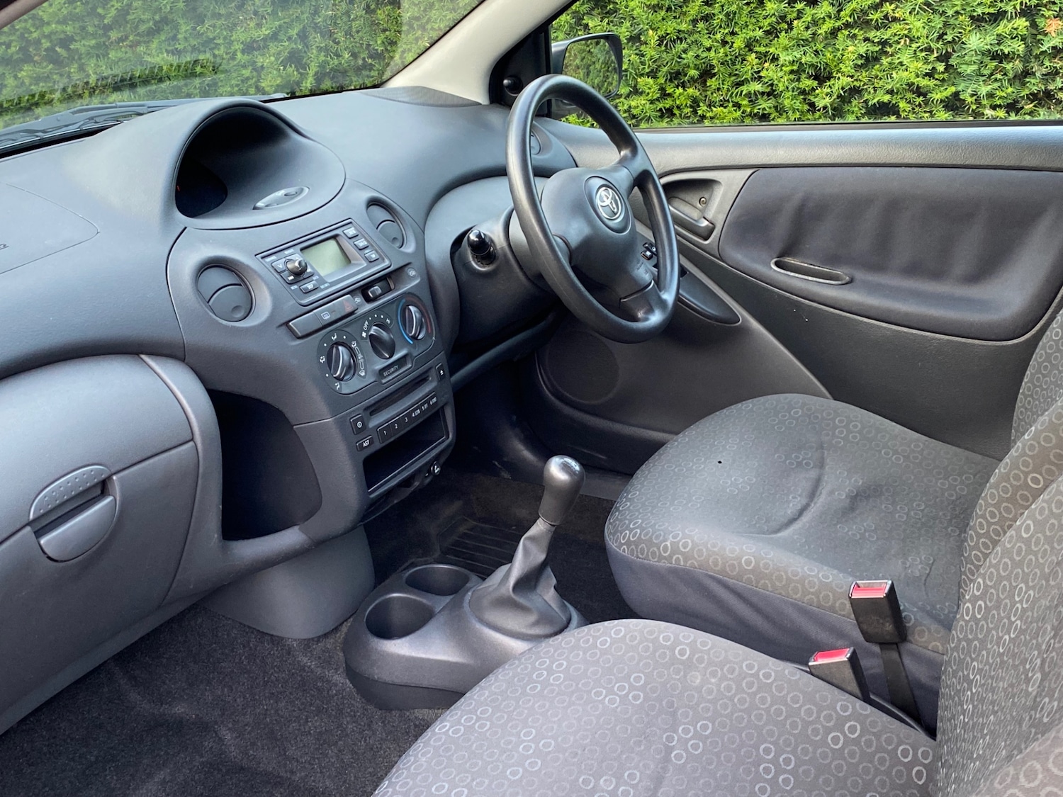 Used Toyota Yaris 2003 for sale - 75535639: Photo 25