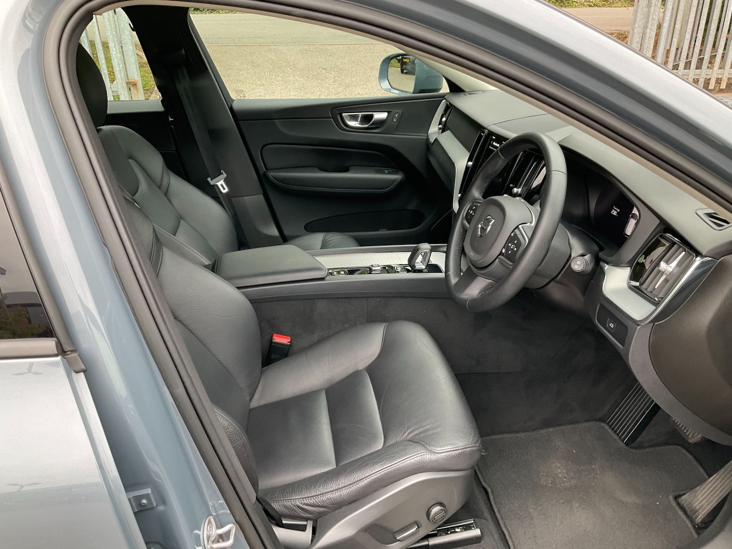 Used Volvo XC60 2023 for sale - 76299332: Photo 12