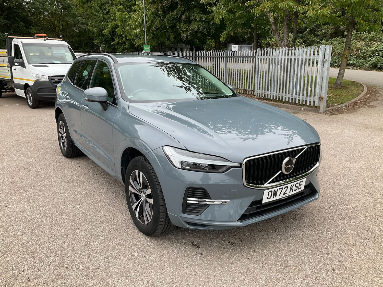 Used Volvo XC60 2023 for sale - 76299332: Photo 2