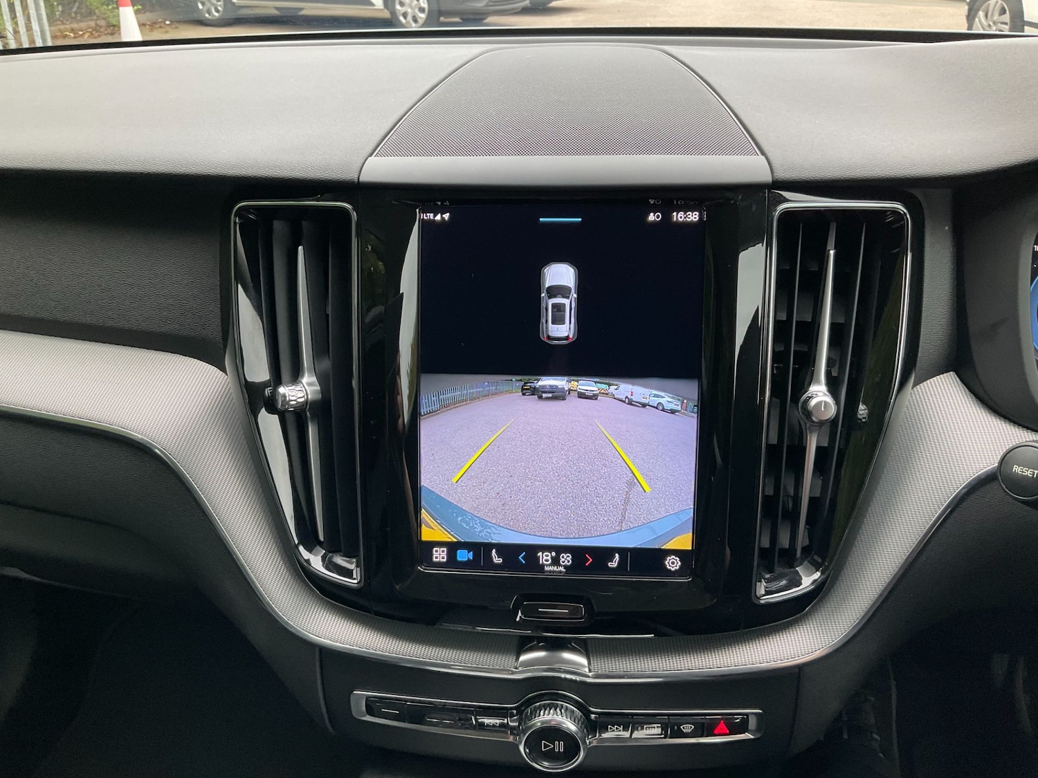 Used Volvo XC60 2023 for sale - 76299332: Photo 26