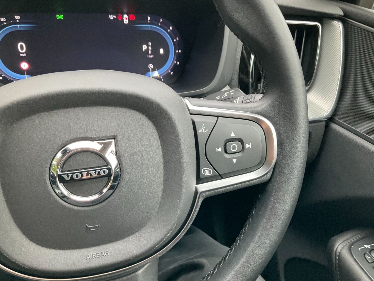 Used Volvo XC60 2023 for sale - 76299332: Photo 31