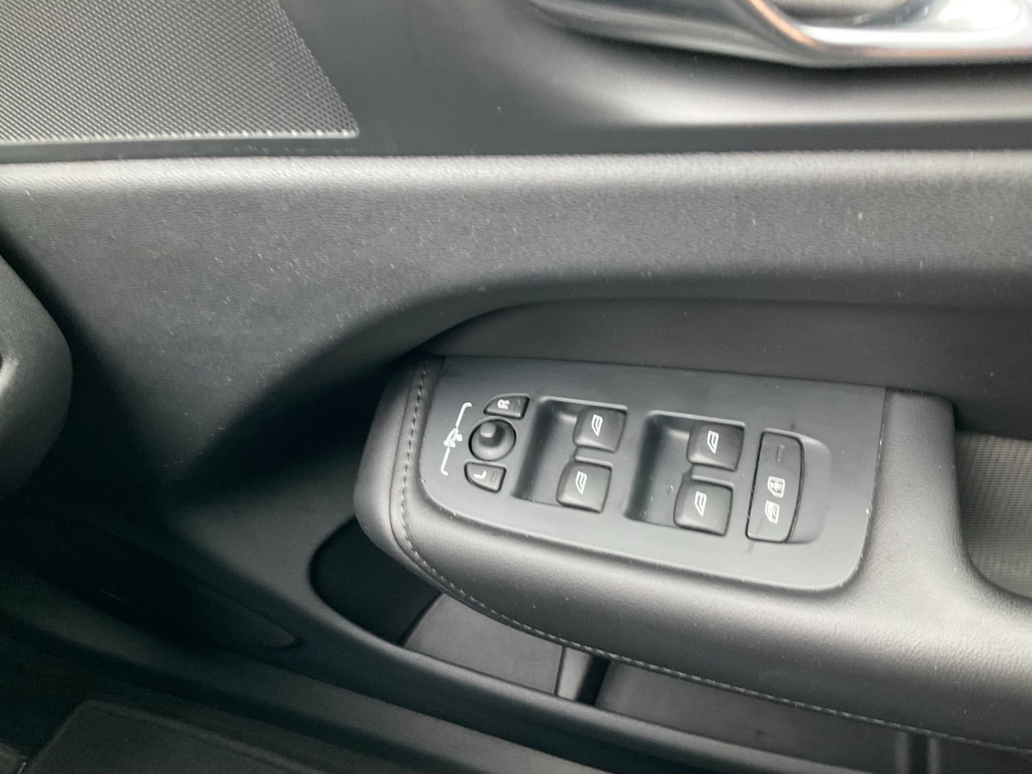 Used Volvo XC60 2023 for sale - 76299332: Photo 35