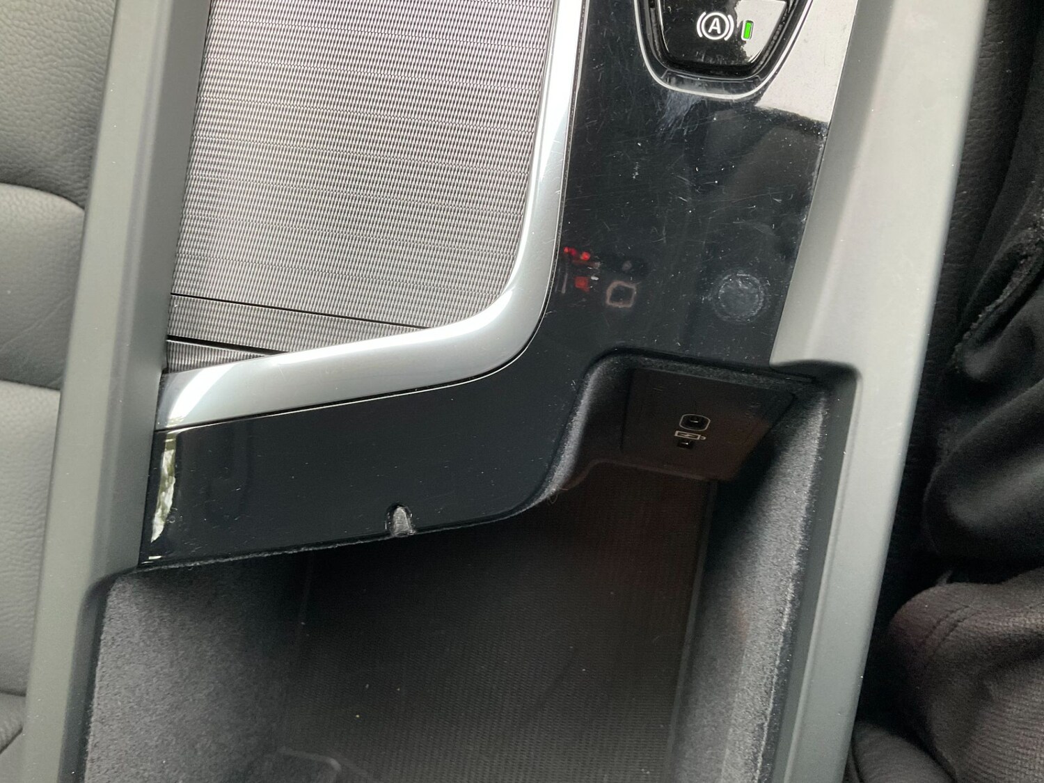 Used Volvo XC60 2023 for sale - 76299332: Photo 37