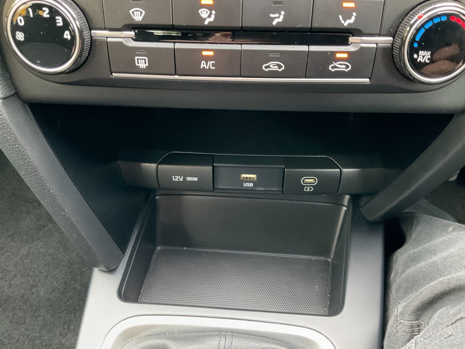 Used Kia Ceed for sale - 77220790: Photo 28