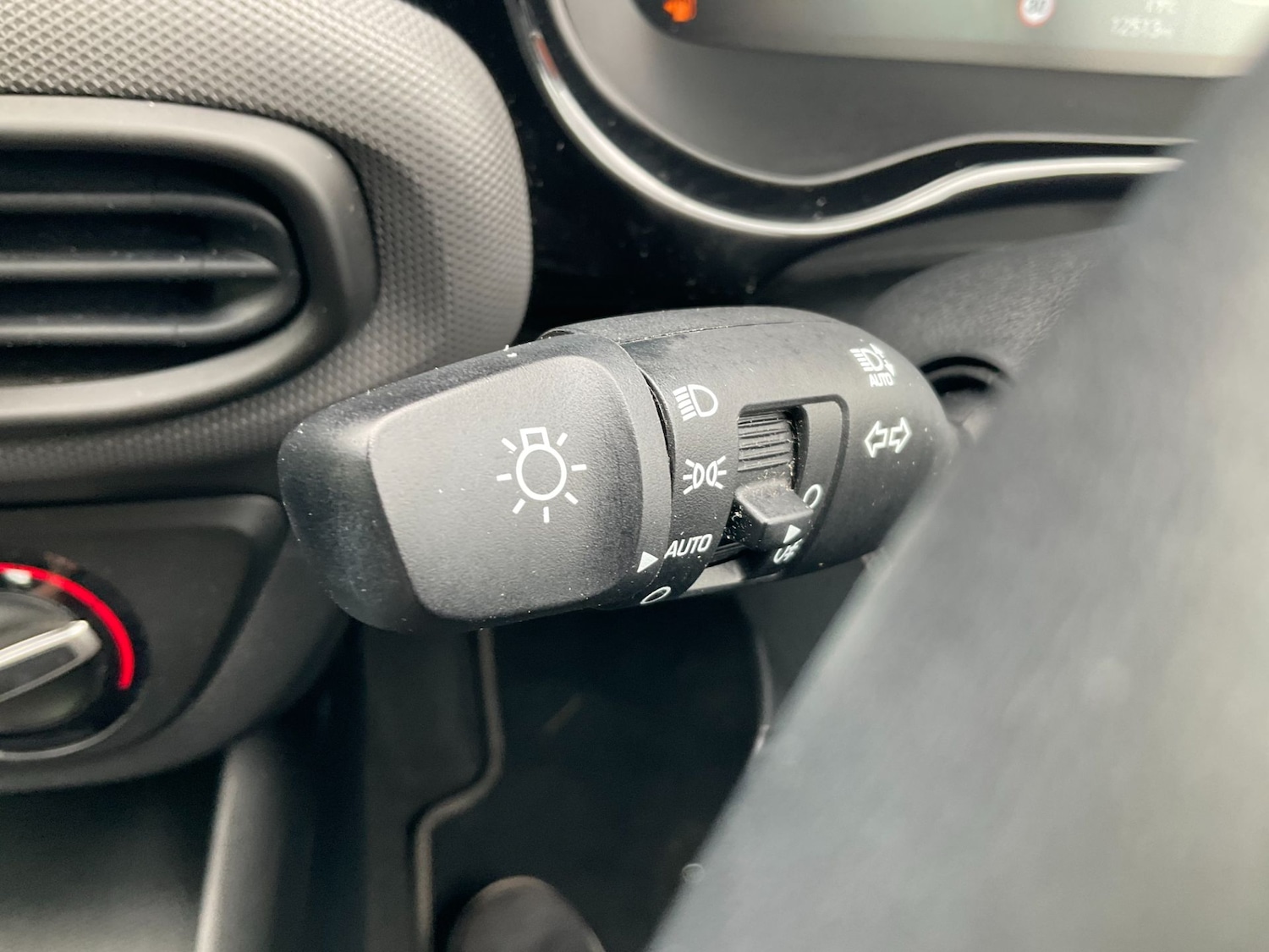 Used Hyundai i10 2024 for sale - 76782566: Photo 35