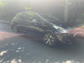 Used Peugeot 208 2016 for sale - 79187772: Photo
