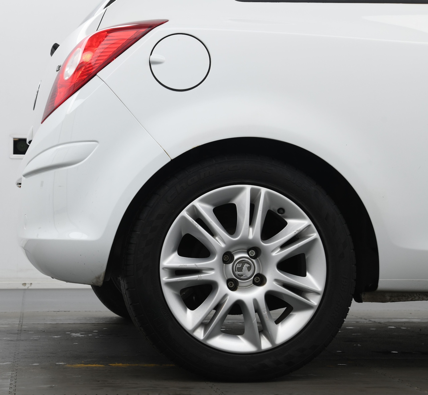 Used Vauxhall Corsa 2010 for sale - 77301661: Photo 10