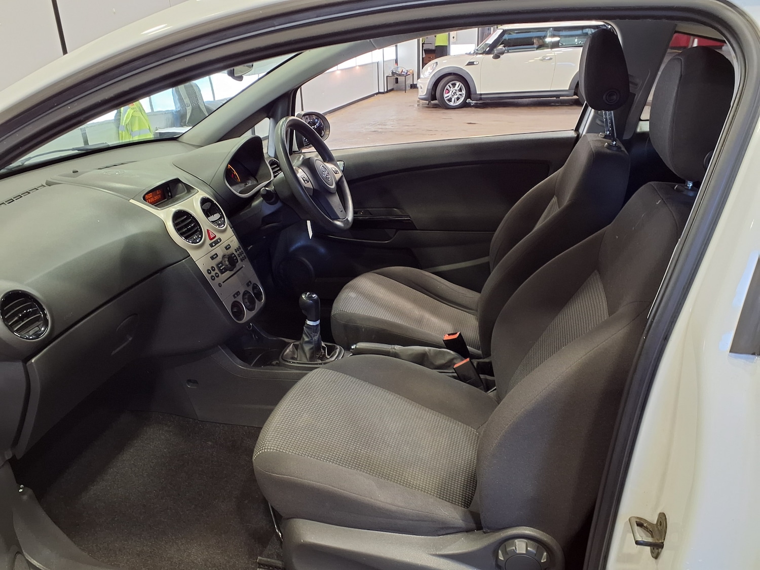 Used Vauxhall Corsa 2010 for sale - 77301661: Photo 16