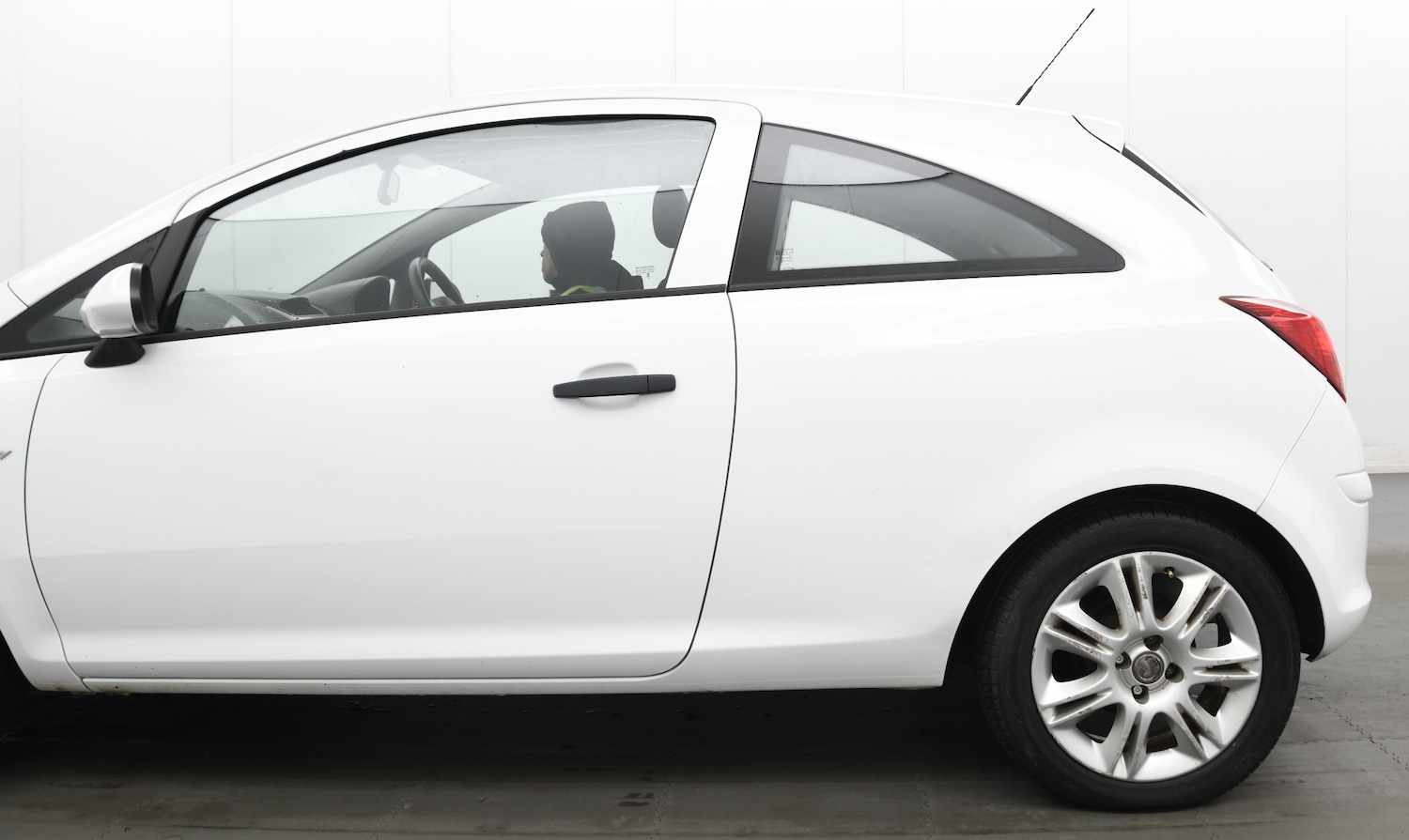 Used Vauxhall Corsa 2010 for sale - 77301661: Photo 7