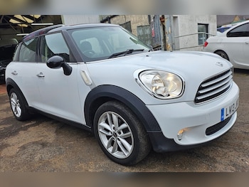 2013 (13) - 2.0 Cooper D SUV 5dr Diesel Auto Euro 5 (112 ps)