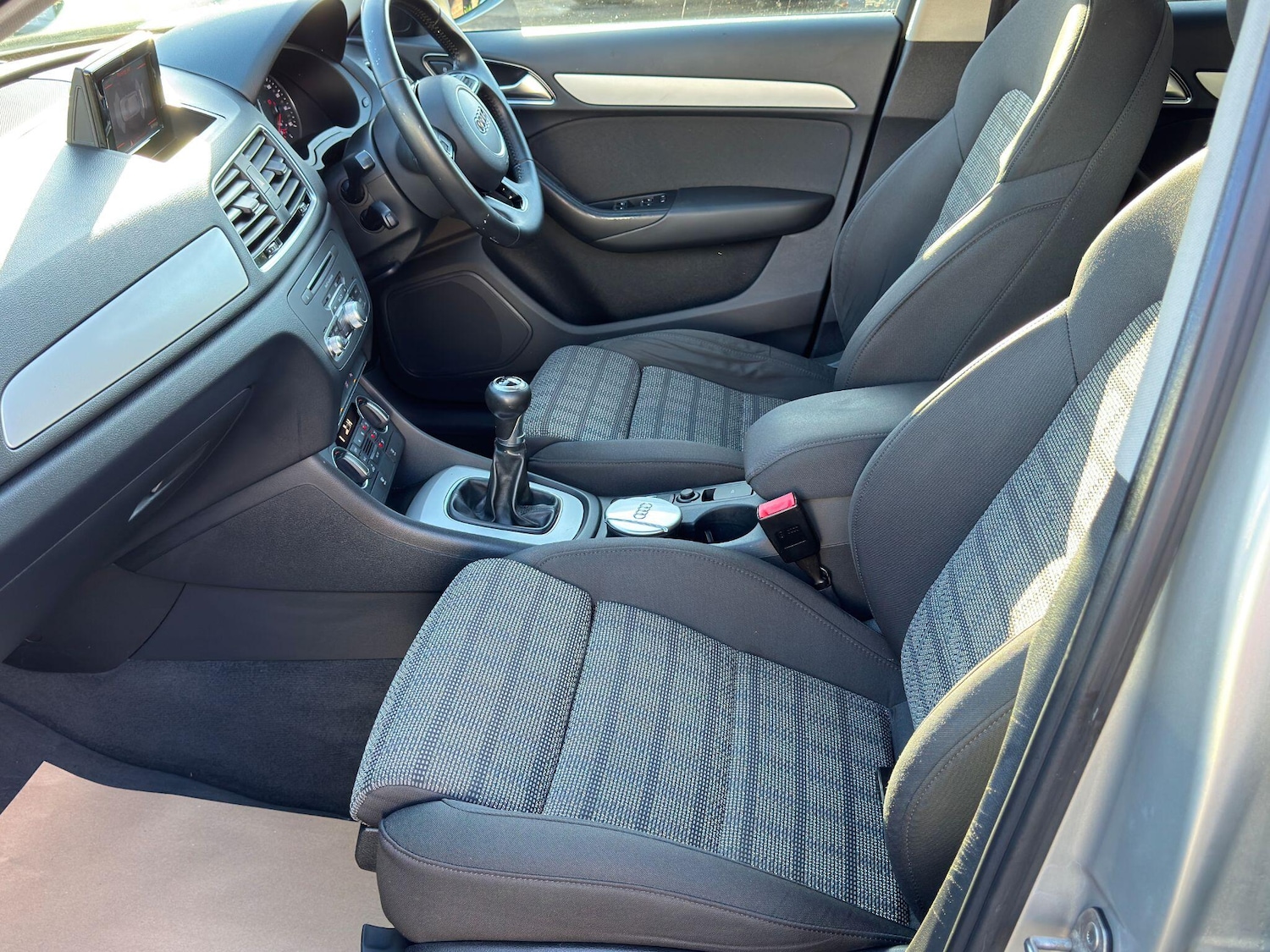 Used Audi Q3 2015 for sale - 76935891: Photo 27