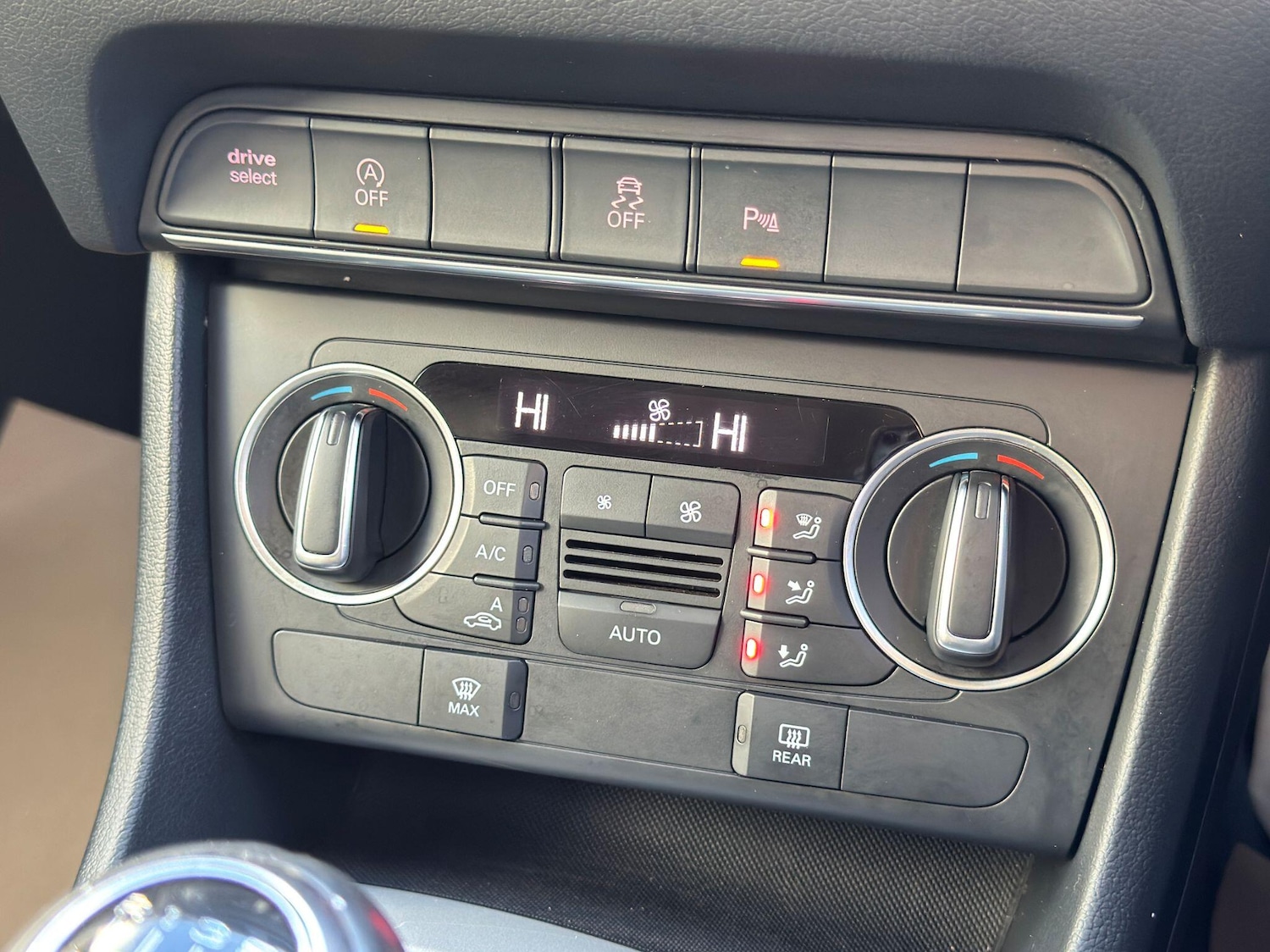 Used Audi Q3 2015 for sale - 76935891: Photo 31